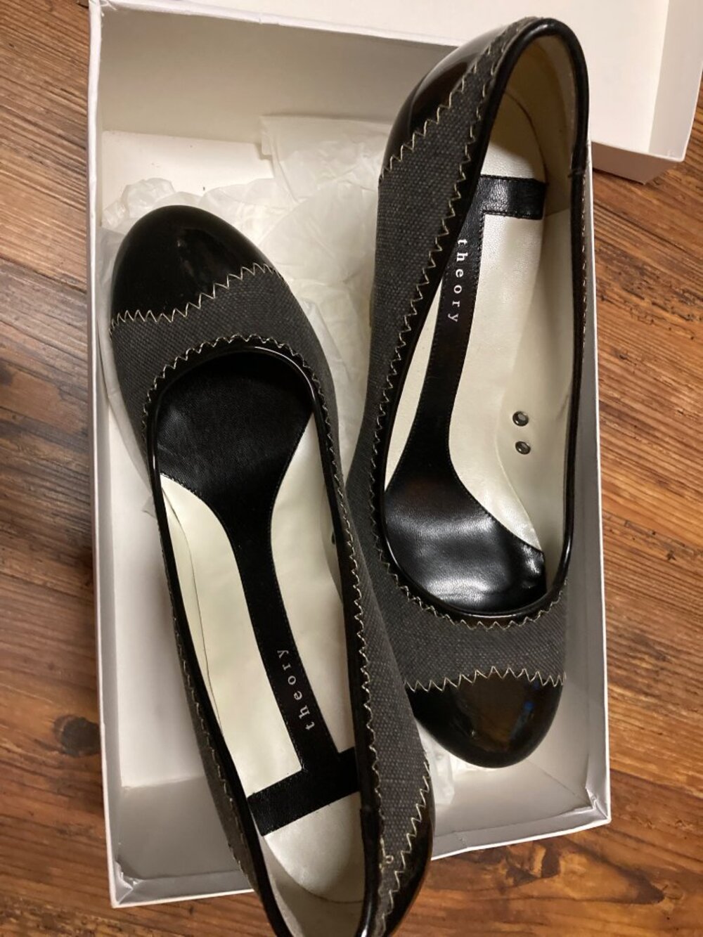 Theory Women's Black & Grey Heels Size 40 New In Box - Picture 3 of 8